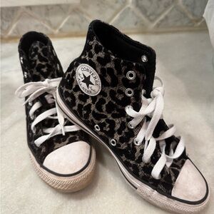 Converse Black and White High-Top Sneakers with Classic Design